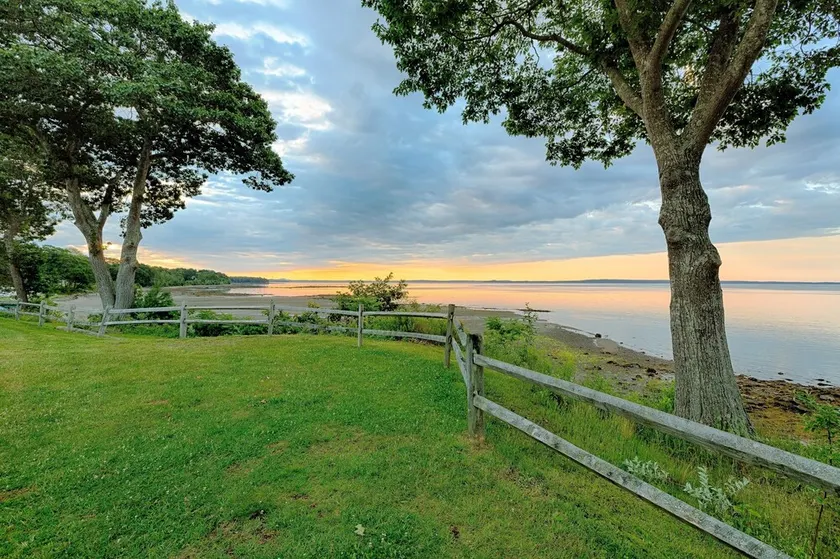 Ocean View Apartment Along Maine's Scenic Penobscot Bay - Image 1