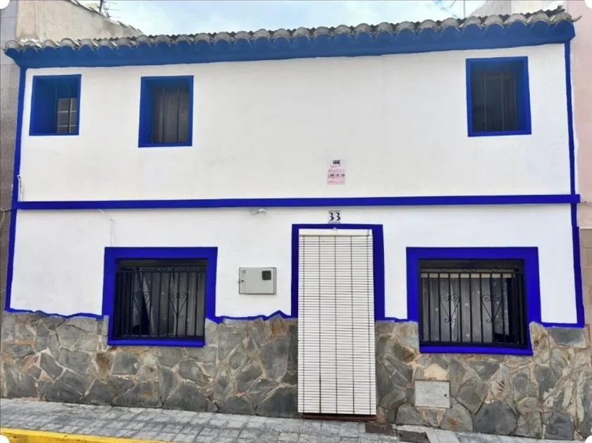 TRADITIONAL SPANISH TOWN HOUSE INLAND SAX ALICANTE. SLEEPS 6 BED WIFI - Image 1