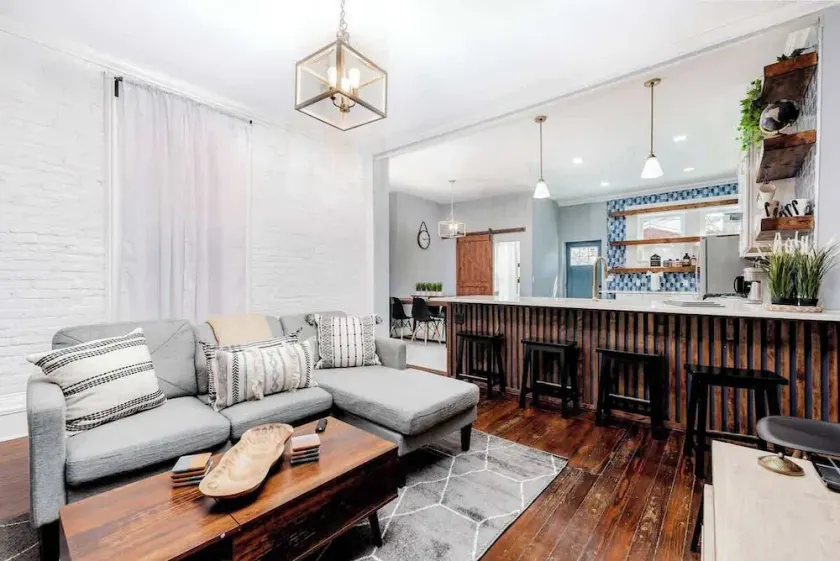 Home 4 King Beds - Large Garage by StayStLouis - Image 1