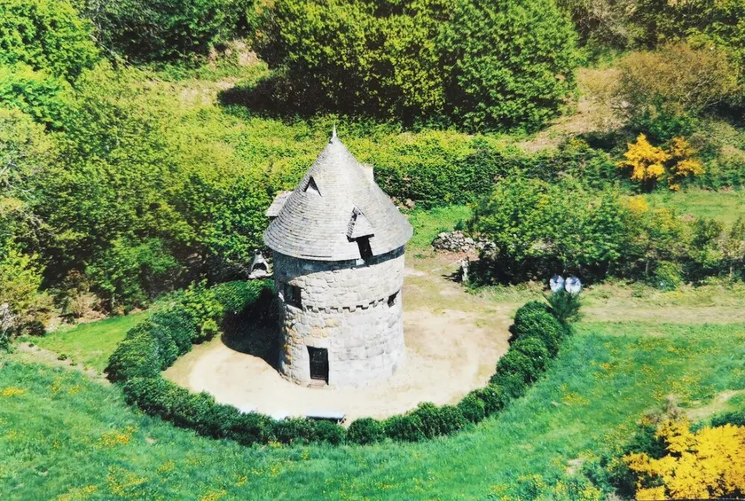 Mill overlooking the sea and the Breton countryside - Image 1
