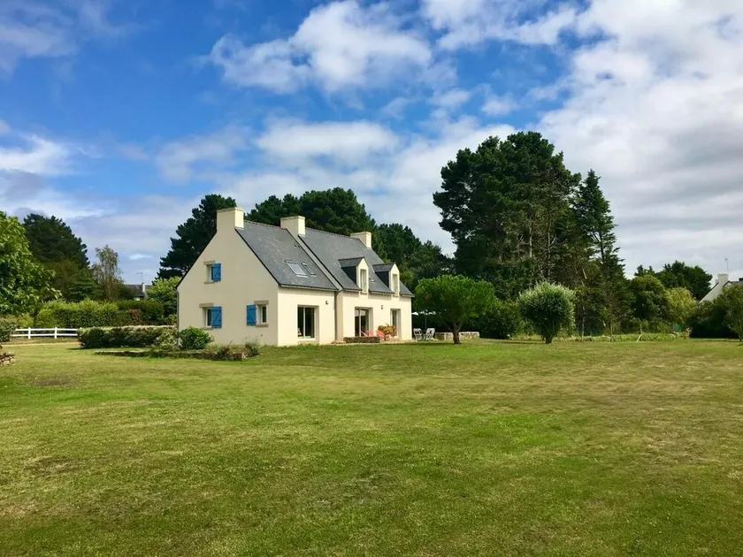Hus med stor fredelig have. Strande i nærheden. Nær Trinité-sur-Mer - Image 1