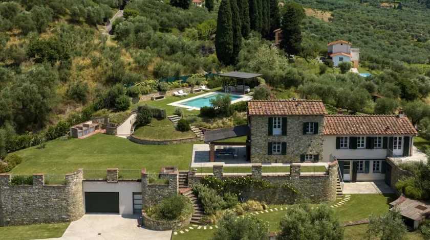 Charming country house on the hills north of Lucca with stunning view - Image 1
