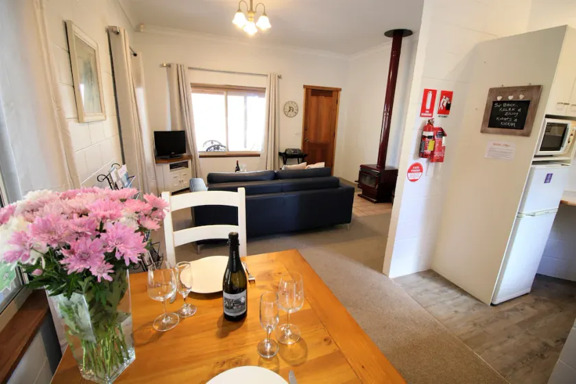 Blue Wren Villa Lovedale - Central to all wineries, restaurants & attractions - Image 1