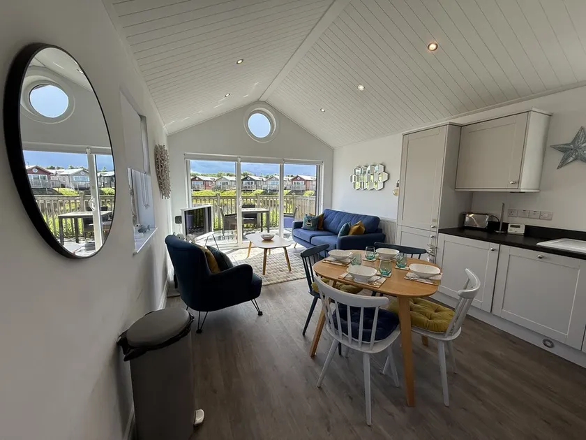 The Lake House -  a meadow lodge that sleeps 4 guests  in 2 bedrooms - Image 1