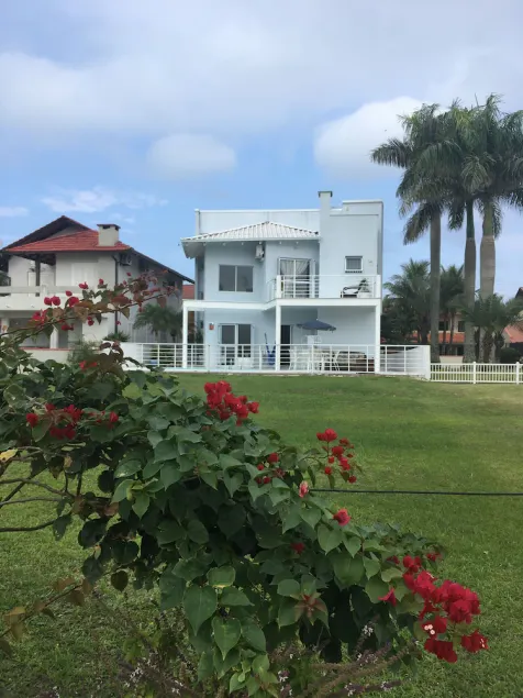House with pool on the beachfront. Air conditioning and TV in all rooms. - Image 1