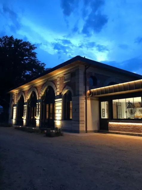 L'Orangerie di Chatel per 6, 2019 Figaro Magazine copre una piscina riscaldata - Image 1