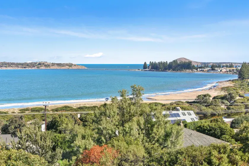 13 Der Halbmond, Victor Harbor - Image 1