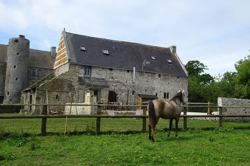 Herregård i Cotentin med historisk charme - Image 1