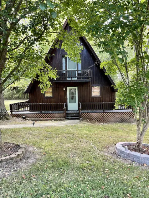 Cozy, Comfy Cabin minutes from Cave Run Lake, I-64, App Harvest, and Morehead.  - Image 1