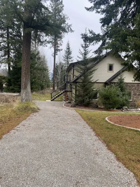 Central to the Hub Sports Center, biking, hiking, walking, running and lakes! - Image 1