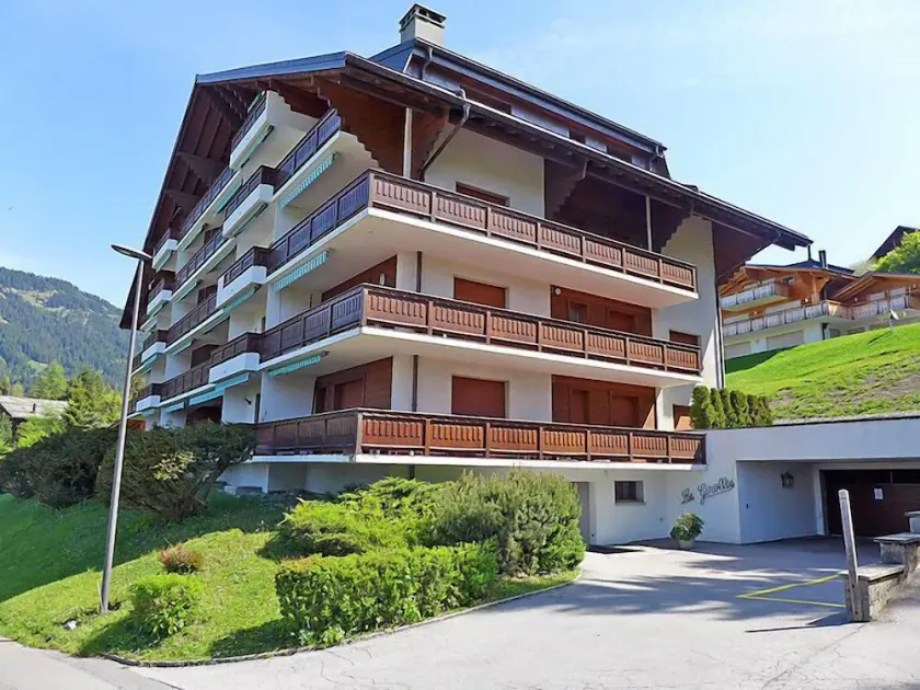 Apartment Les Girolles B14 by Interhome - Image 1