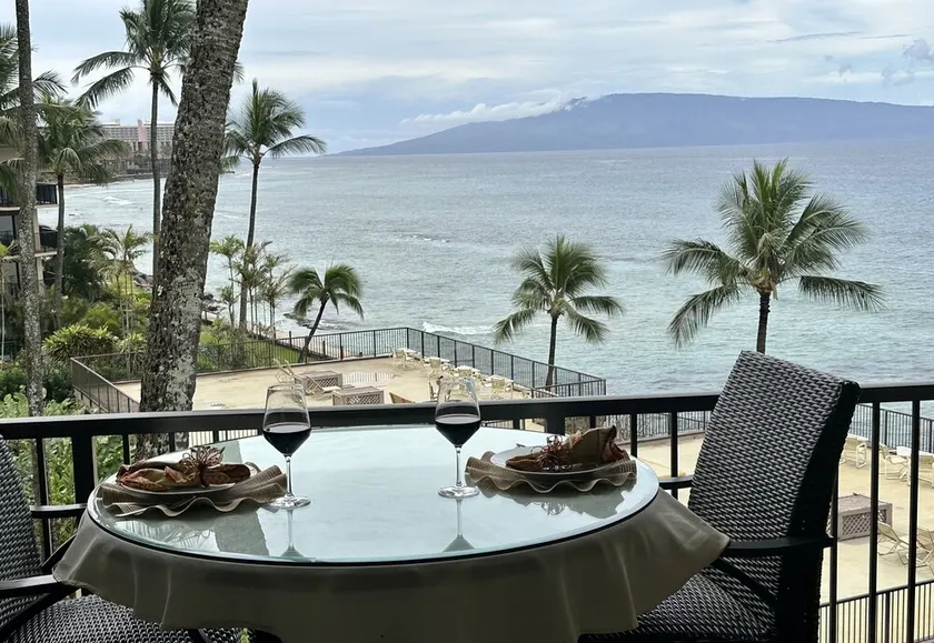 Hale Ono Loa 212-Updated Oceanfront 1 bedroom West Maui condo - Image 1