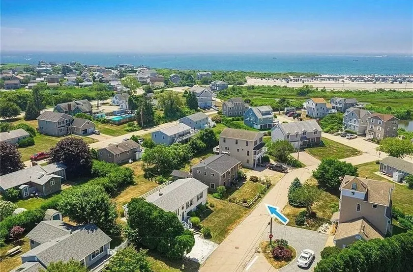 Beach House Getaway - Image 1