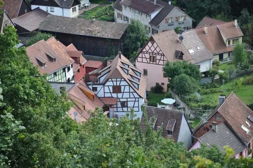 typical apartment in old house wine - Image 1