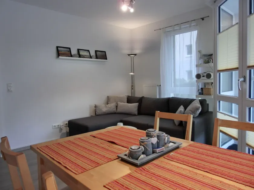 Beachfront 2-room apartment for 4 people, with beach chair - Image 1