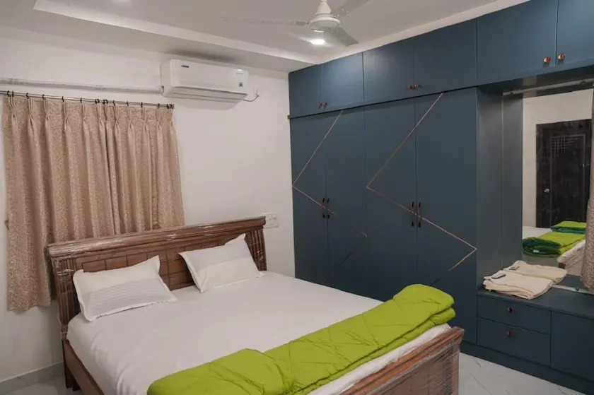 Karthikeya Guest Inn - Image 1