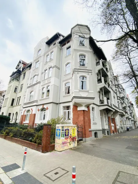 Quite, artsy apartment in a central location - Image 1