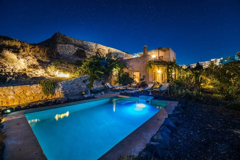 AURORA VILLA by K&K - Image 1