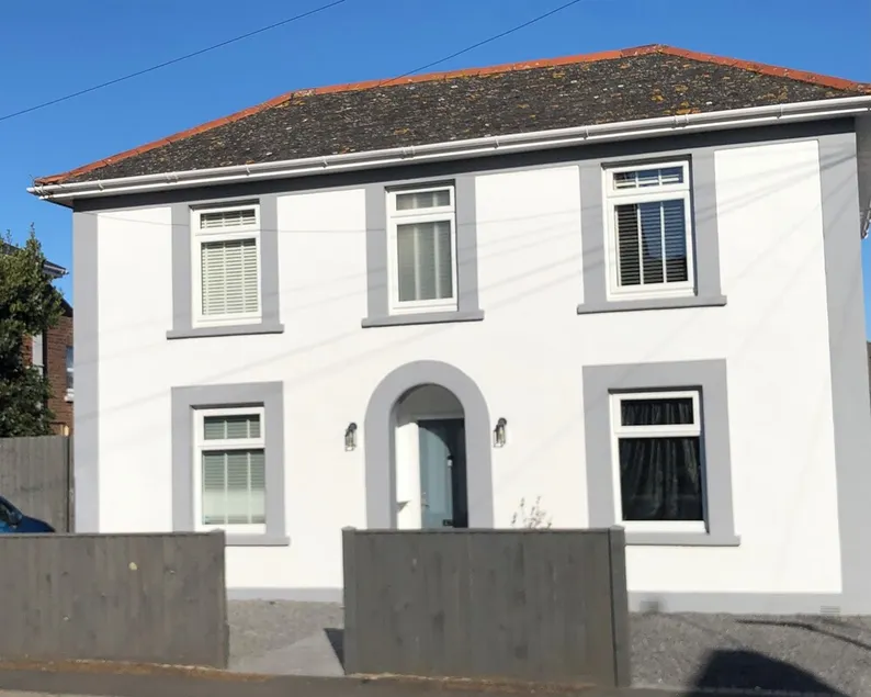 Self catering flat, parking, 4 min walk beach, 3 min shops. Car ferry discount. - Image 1
