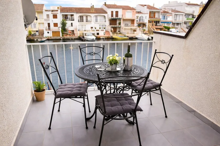 337-Nice apartment with view on the marina - Image 1