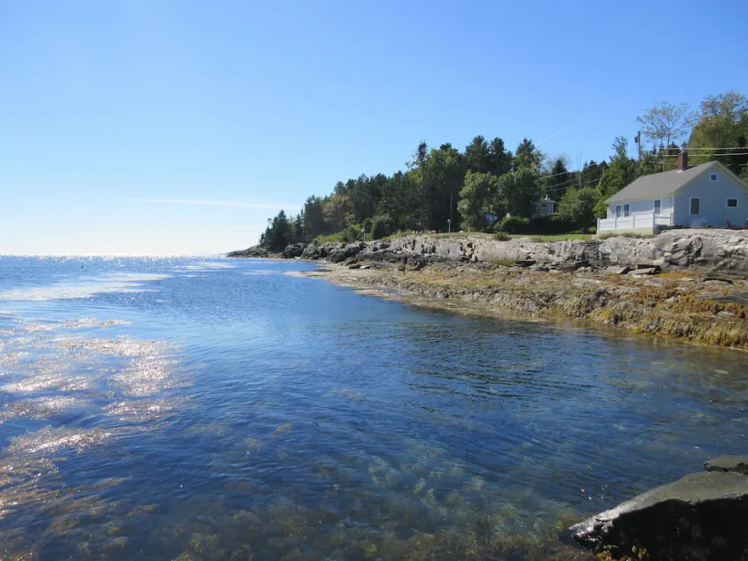The Little House - Gorgeous Views of Lowell's Cove and Casco Bay - Image 1