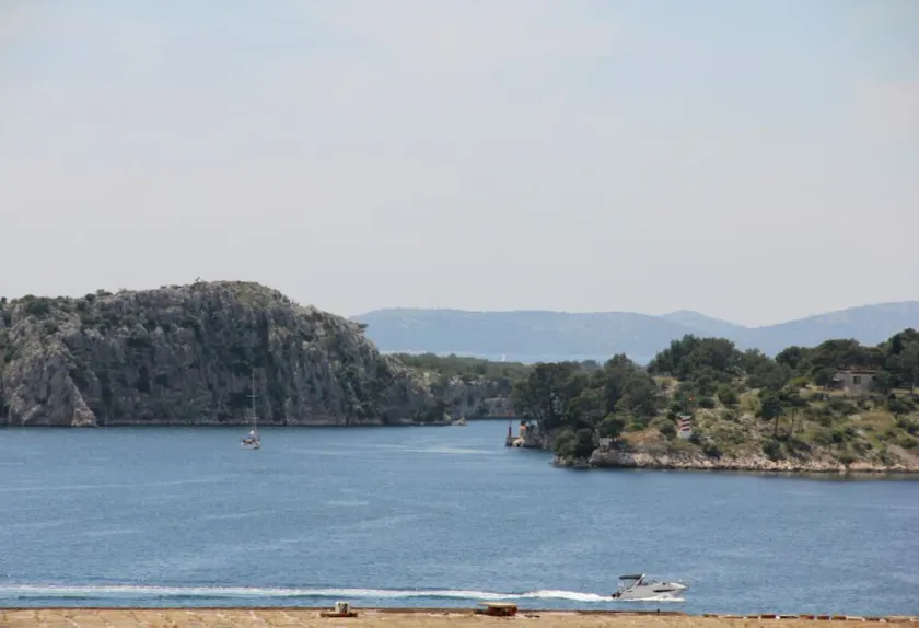 This is a small but nice apartment with a beautiful view on chanel St. Ante. - Image 1