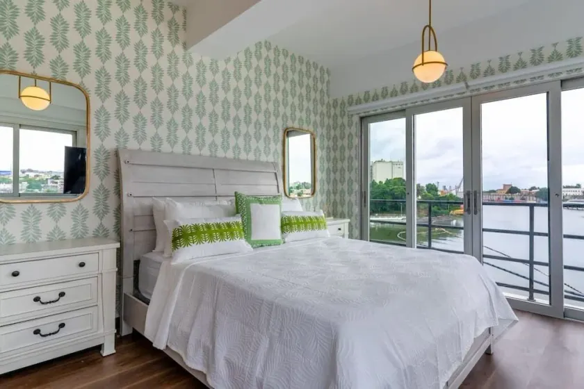 NEW & COZY 2Bdr Apt, Panoramic Oceanfront Views! - Image 1