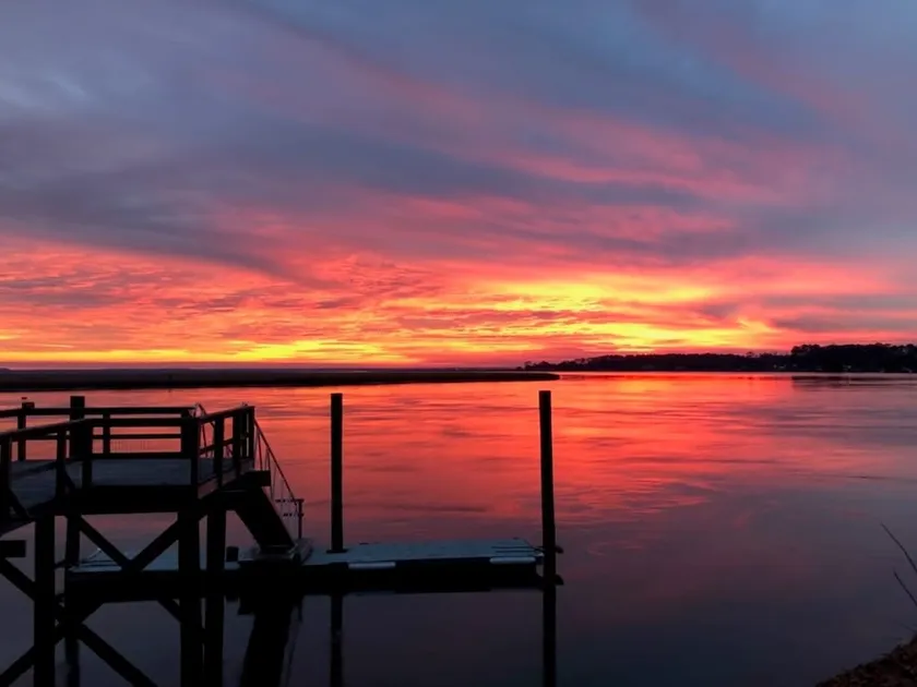 Direct Waterfront avec Dock! Sunset Cottage à Colonels Island près de Savannah - Image 1