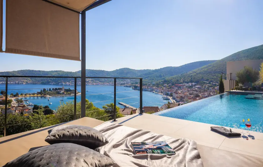 Luxurious home in Grad Vis - Image 1