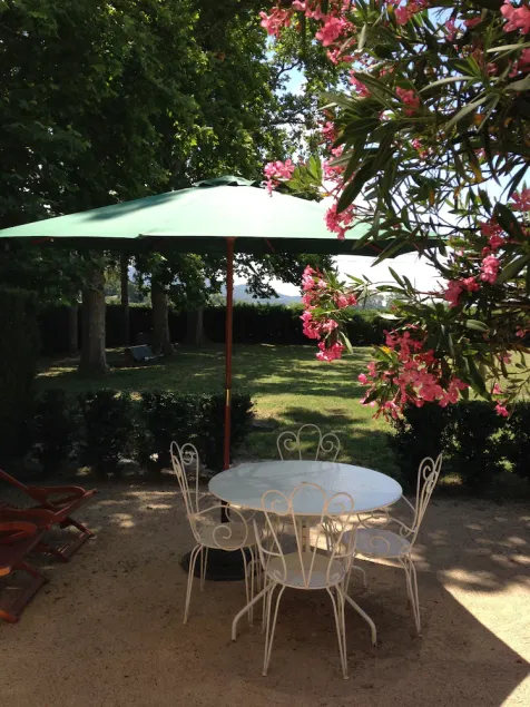 Gîte au Château Jonquier 1 - Image 1