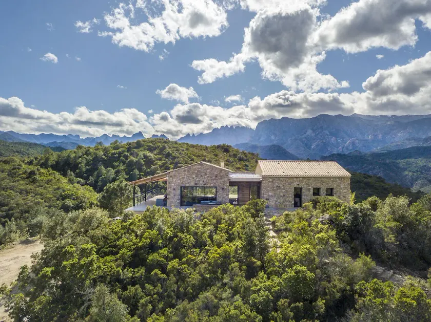 Villa D'architecte Comme un nid D'aigle en Pleine Nature Entre mer et Montagne - Image 1