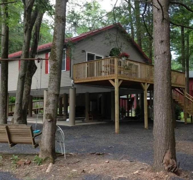 \"Topl 'I' Creek-Side Cottage - Image 1