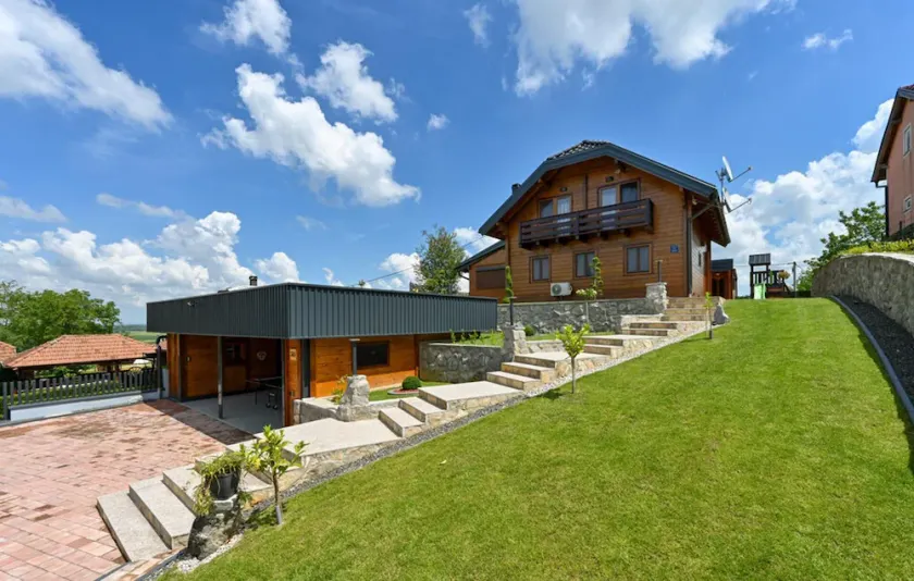Luxury villa in Ludbreg - Image 1