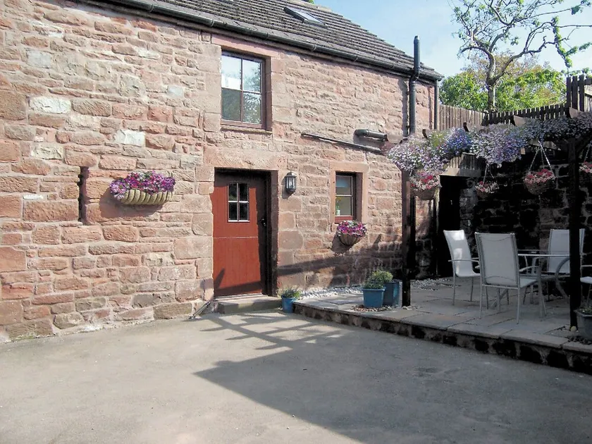 2 bedroom accommodation in Melmerby - Image 1