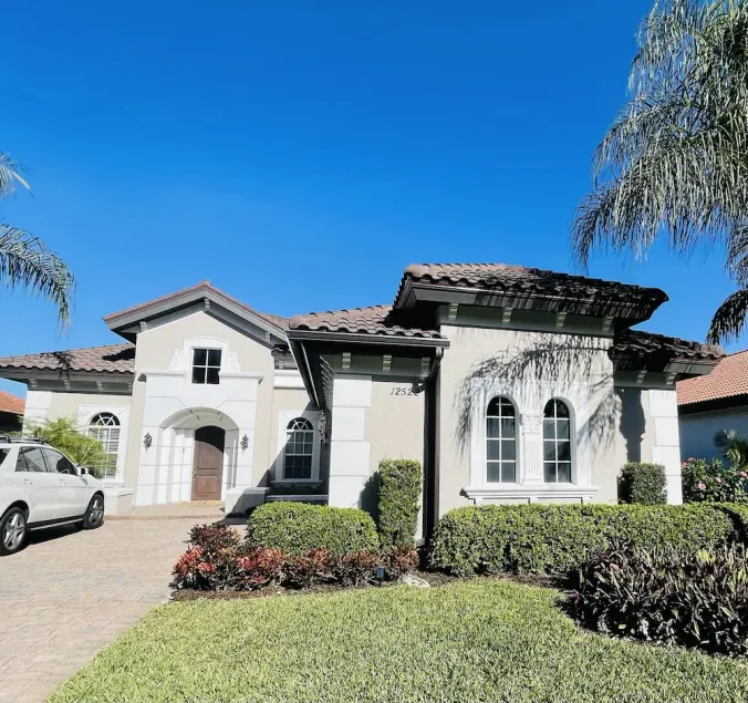 Gated Community Executive Home with Pool and Hot Tub! Private Golf, Tennis CC - Image 1