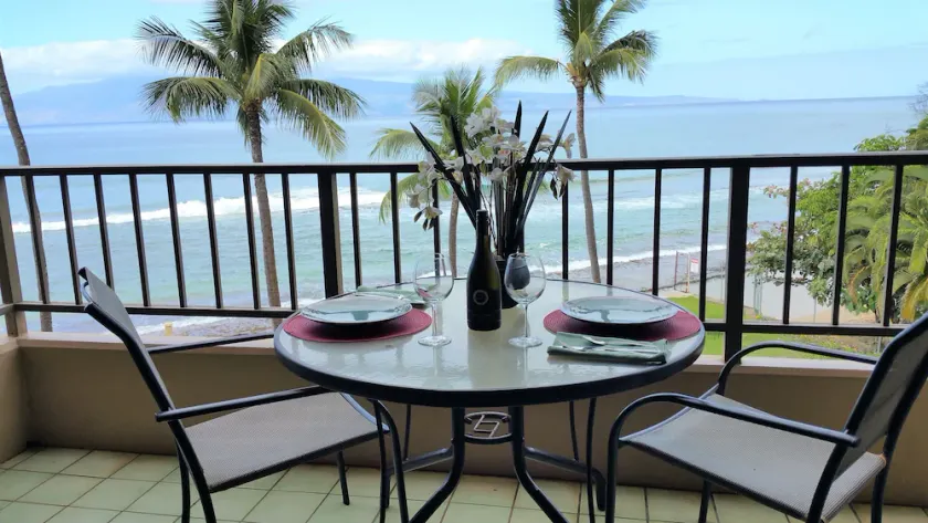 GREAT LOCATION, SPACIOUS DIRECT OCEANFRONT 2 BEDROOM CONDO - Image 1