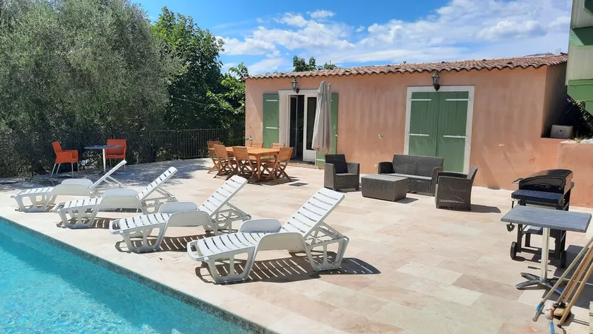 Maison Avec Piscine et Climatisation au Calme Absolu - Image 1