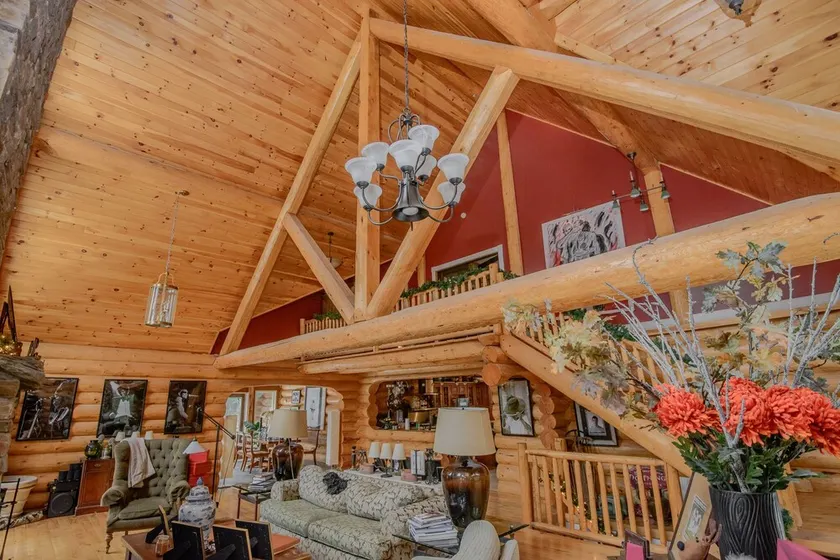 El perfecto Vermont Real Log Cabin House. - Image 1