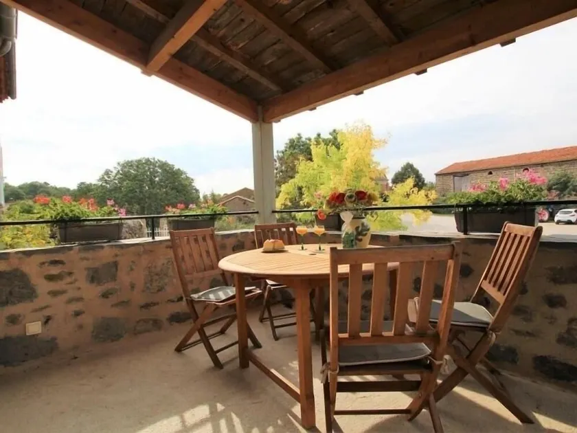 Gîte charmant près de Lavaudieu – Terrasse, cheminée, jeux, équipements bébé, animaux bienvenus - Image 1