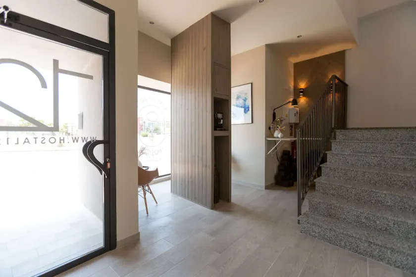 Hostal12 - Image 1