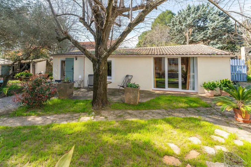 Holiday Home 'Mazet' with Private Terrace, Private Garden and Wi-Fi - Image 1