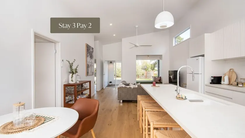 The Snug by Property Mums - Image 1
