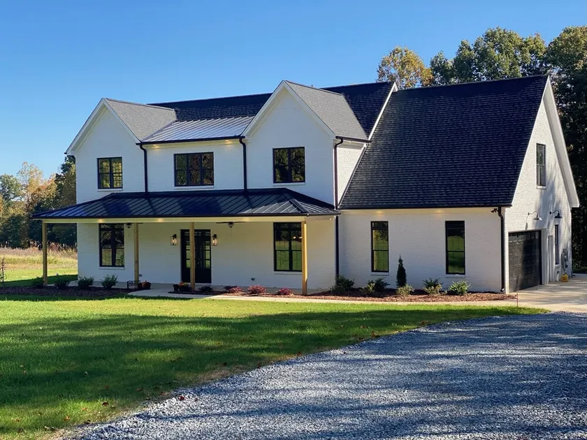 Elegant Countryside Modern Farmhouse - Image 1