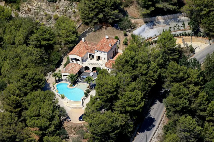 Schöne Villa für 9 Personen in Aspremont - Image 1