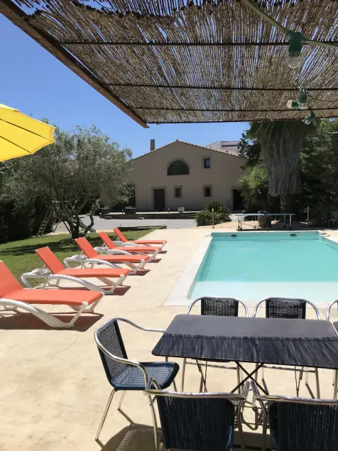 STORE HUS I ET MAS MED POOLHAVENKALM I NÆRHAVET OG PERPIGNAN - Image 1
