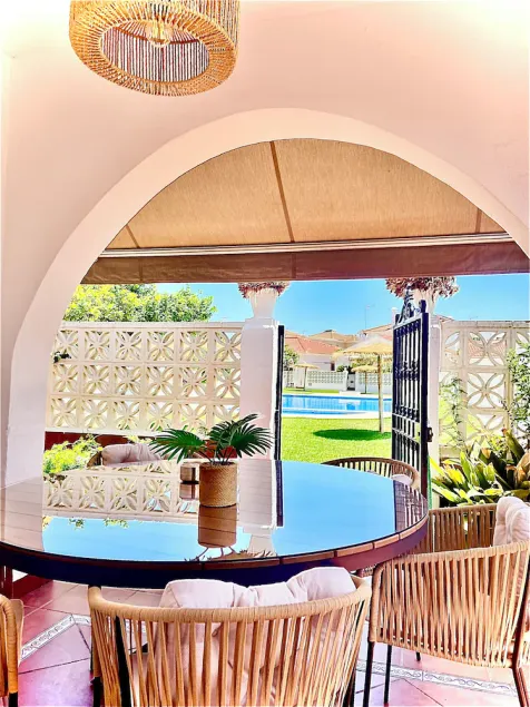 Detached house with pool, 200m. the beach, restaurants and shops - Image 1
