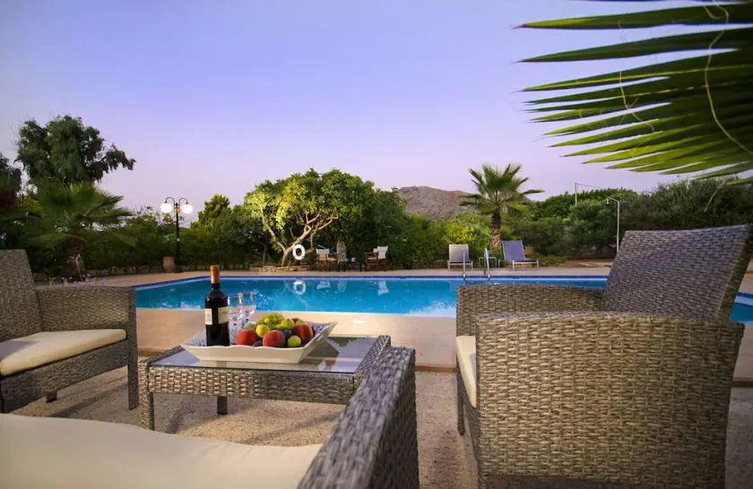 Iakinthi Villa, une accueillante villa de 3 chambres, 600 mètres de la plage de sable - Image 1