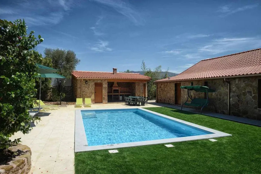 Casa de vacaciones para 17 personas con barbacoa y piscina privada - Image 1