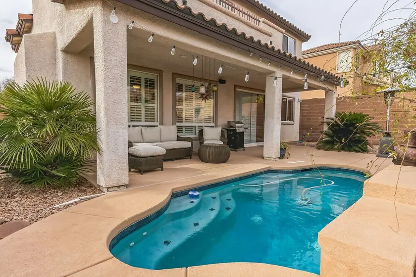 Private and Stylish Home in desirable gated community in Summerlin West - Image 1