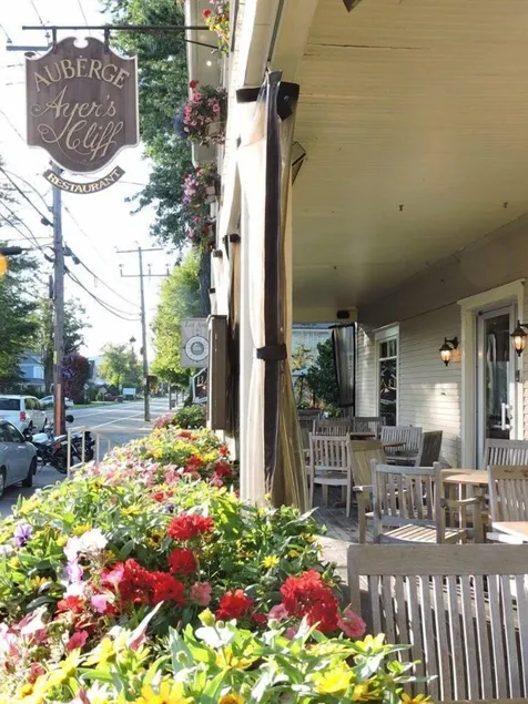Auberge Ayers Cliff - Image 1